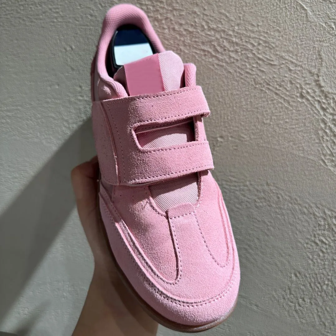 女性用ベルクロストラップレトロスニーカー、ソフトピンクスエー - Velcro Hook Loop のレビューと価格