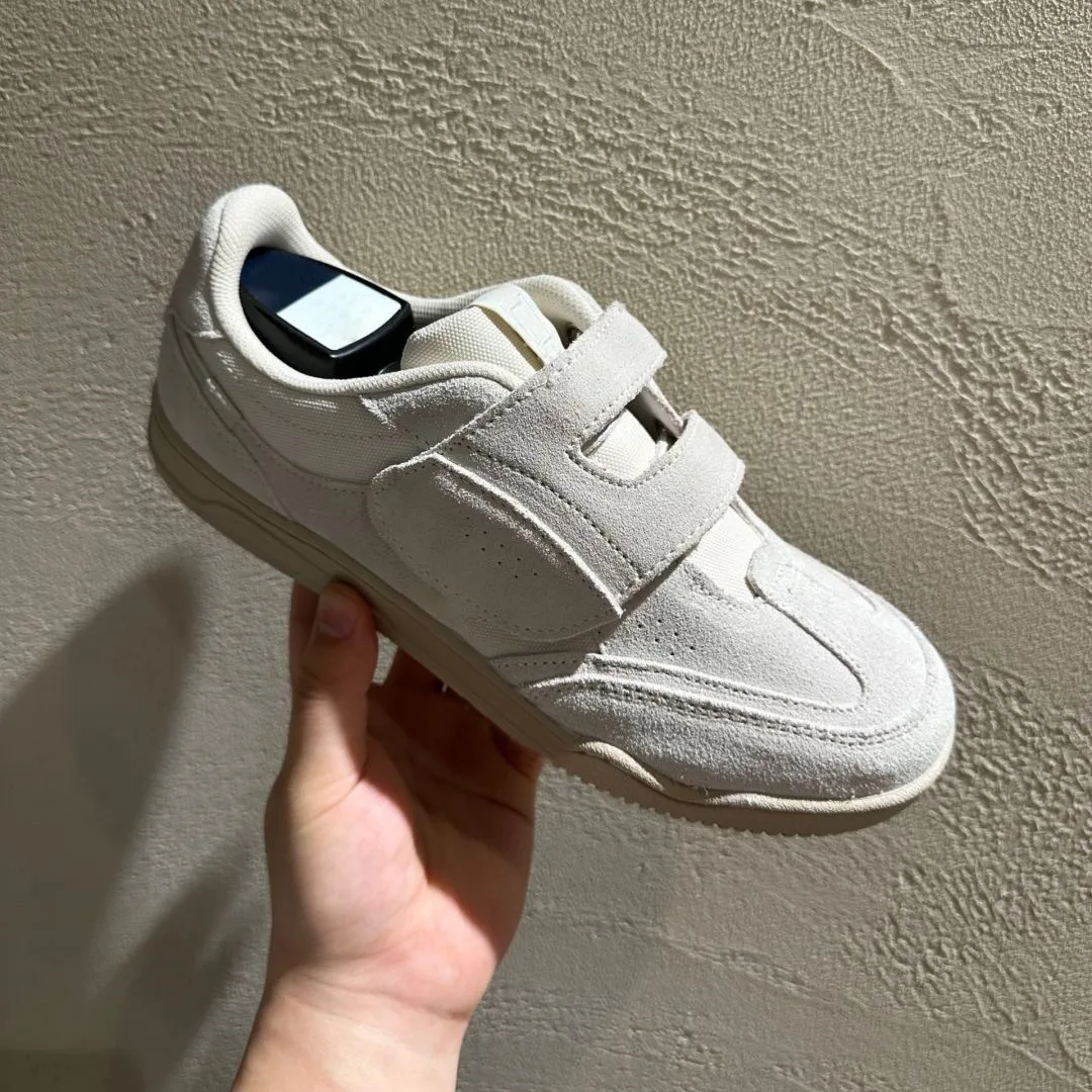 女性用ベルクロストラップレトロスニーカー、ソフトピンクスエー - Velcro Hook Loop のレビューと価格